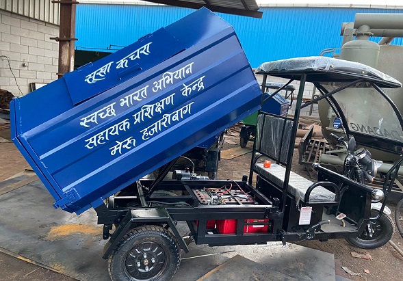 battery operated e-rickshaw garbage tipper